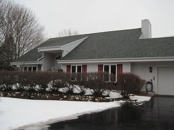 2nd image of S65W25260 Verta Vista Dr