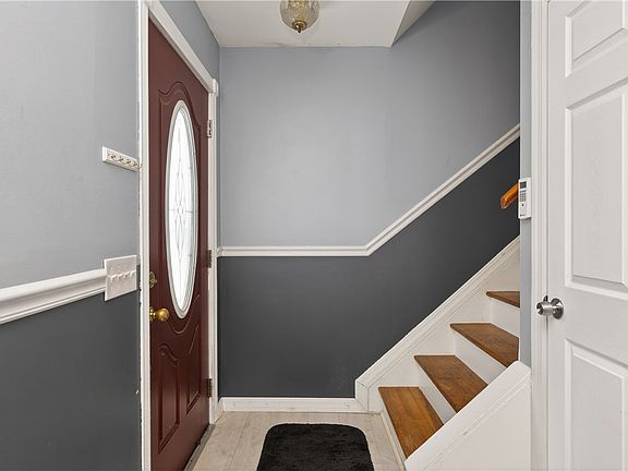 4th image of 87 Christian Ave