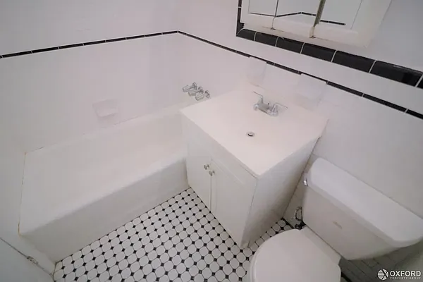 Rented by Oxford Property Group | media 13