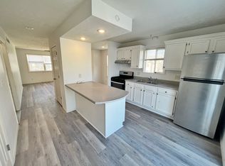 1114 S Main St APT 1, Bloomington, IL 61701