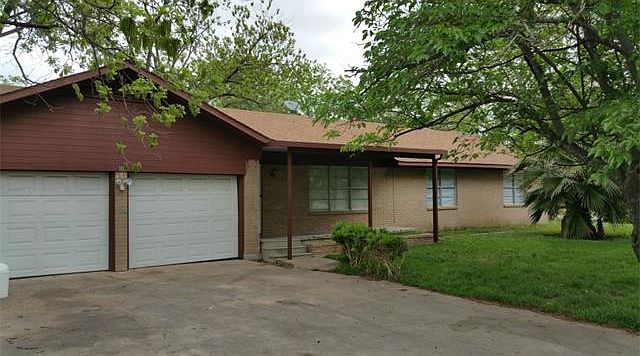1st image of 105 E Mesquite