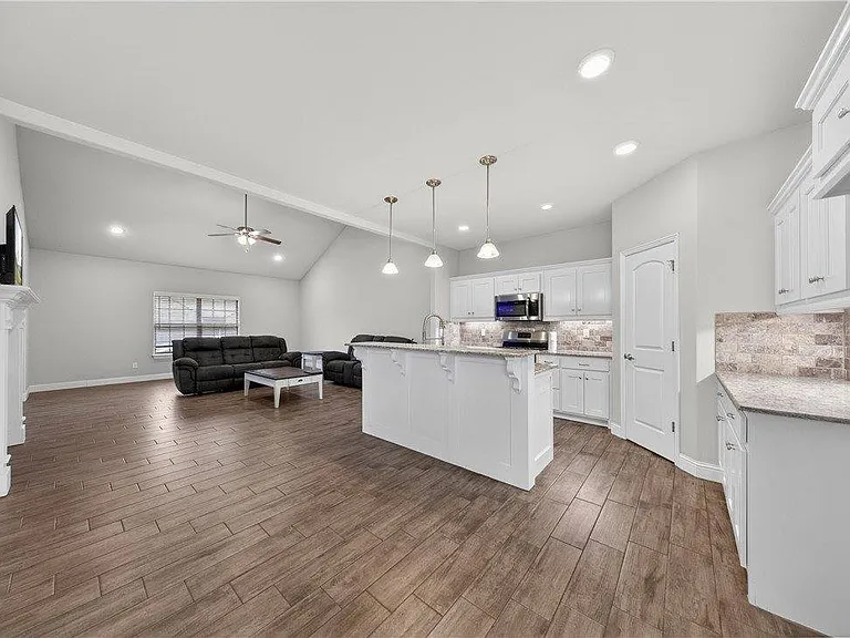 584 Quartz Way — Photo 7