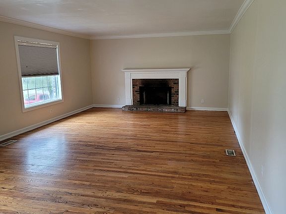 2nd image of 144 Robinhood Cir