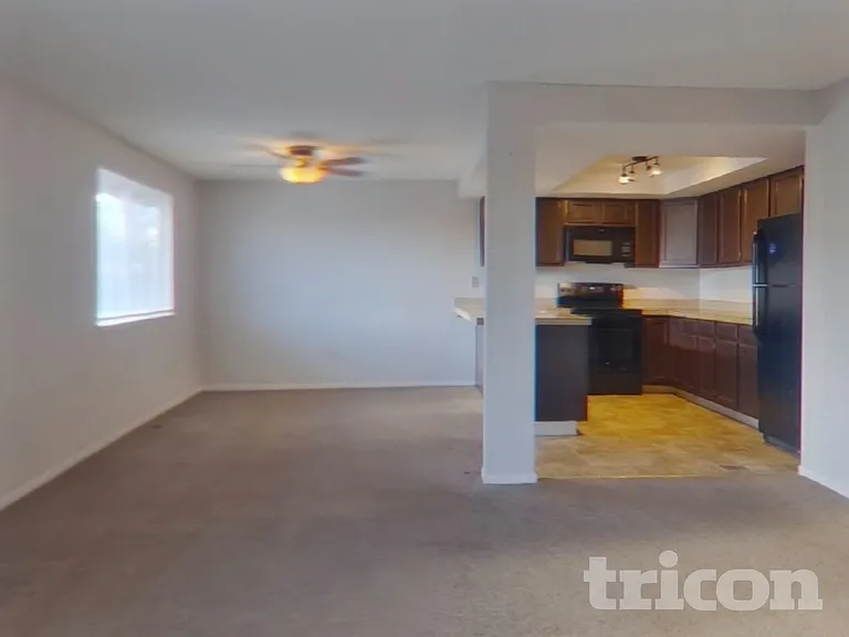 841 Wyoming Ave — Photo 3