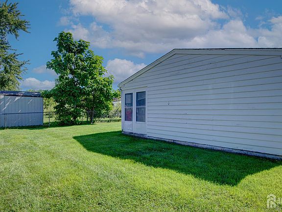 4th image of 33 Patton Dr