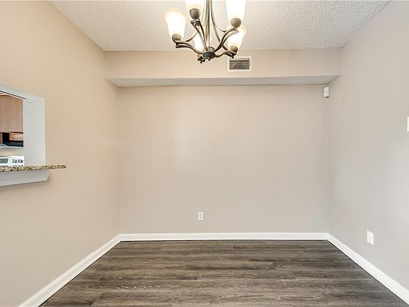 5th image of 336 Melrose Dr APT 21B