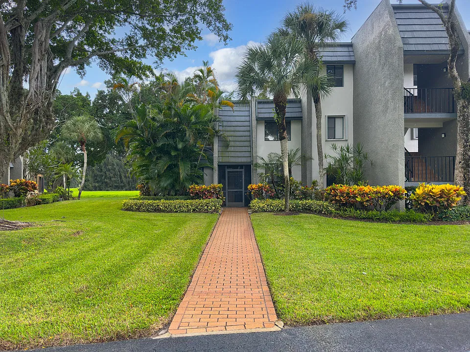 4803 Esedra Ct