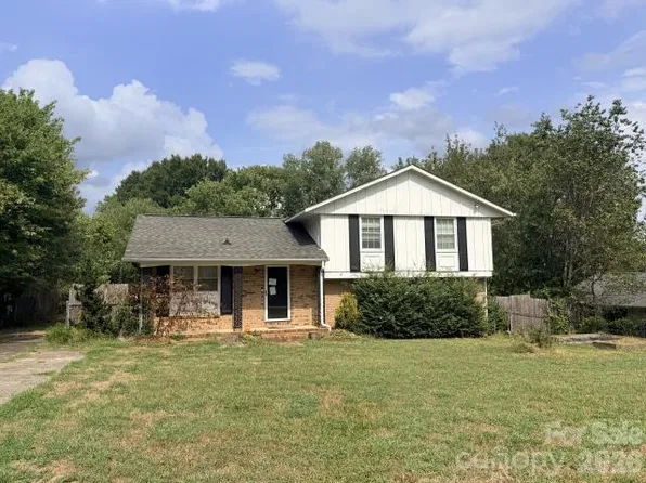 206 King Henry Ln, Gastonia, NC 28056