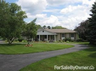 3860 E Commerce Rd, Commerce Township, MI 48382