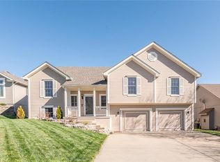 8300 NW 76th Ter, Kansas City, MO 64152