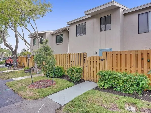 5084 S University Dr, Fort Lauderdale, FL 33328