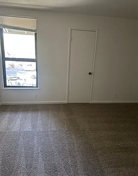 2300 Sycamore Ln #12 — Photo 11