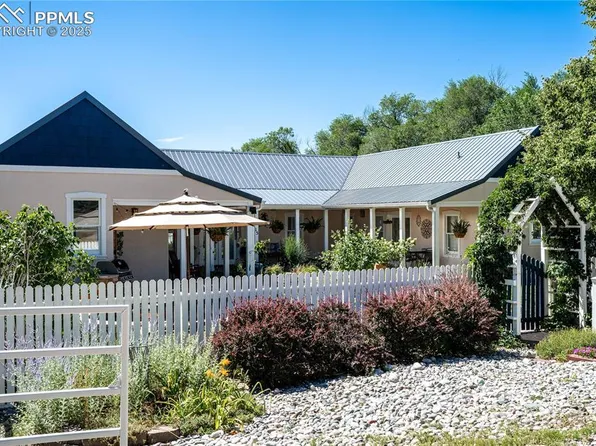 15 Cypress Ln, Colorado Springs, CO 80906