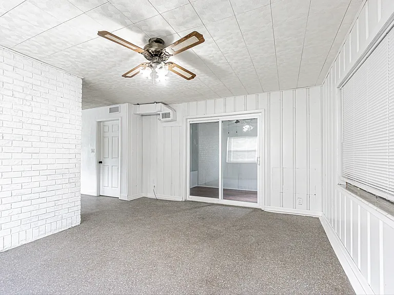 8706 Ruth Pl — Photo 18