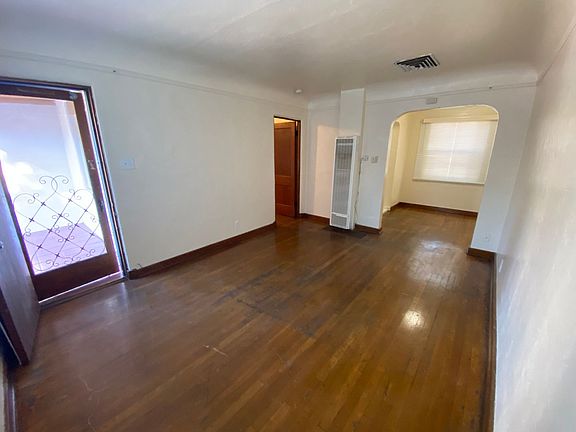 4th image of 1100-1106 Gold Ave SW #1100-6