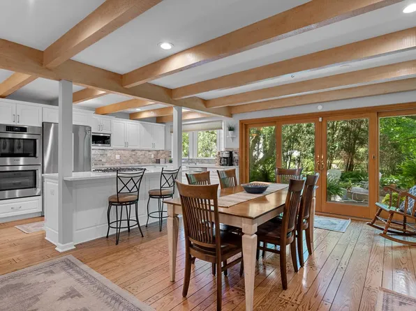 9708 North Lamplighter LANE, Mequon, WI 53092