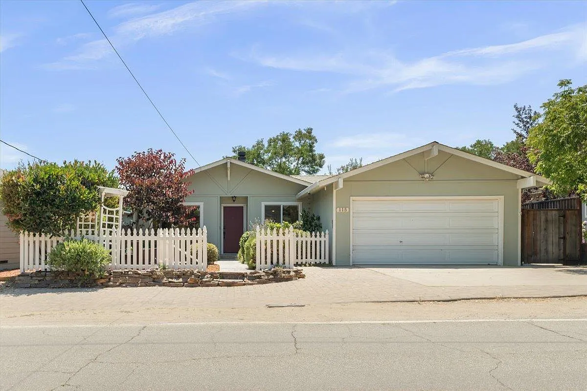 115 Hames Rd photo 1