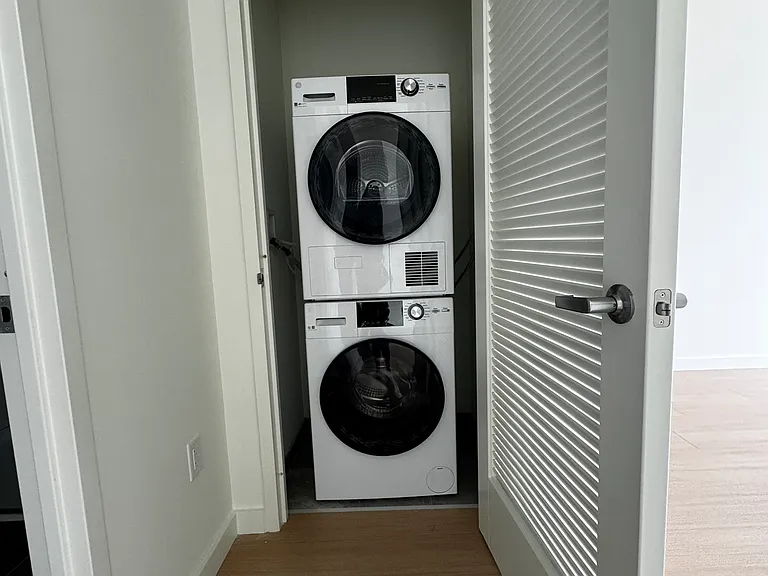 624 Newark Ave #1111 — Photo 8