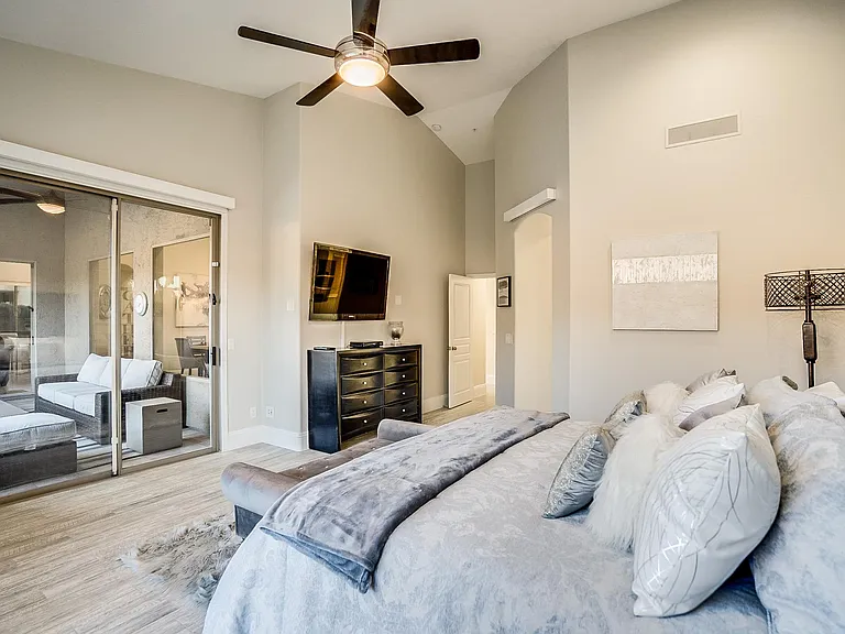7308 E Whistling Wind Way — Photo 13