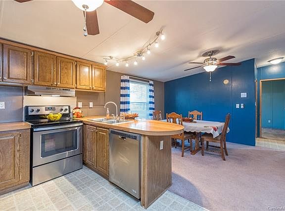 3rd image of 58 Skyway Summitt Dr