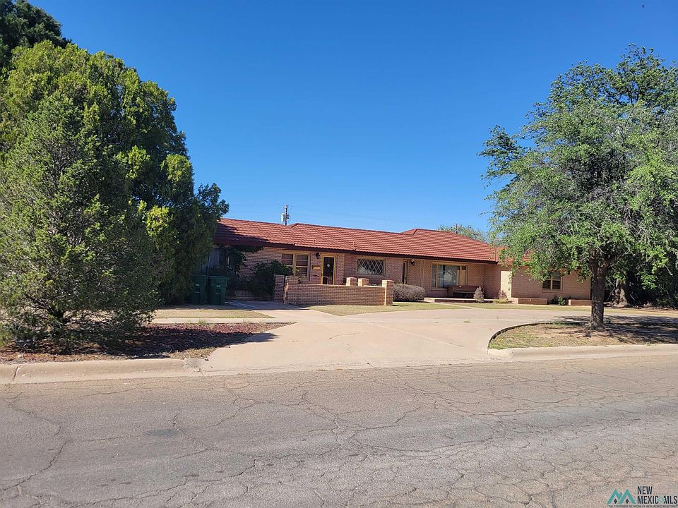 1st image of 618 W Avenue C