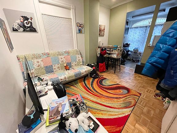 4th image of 236 Buckingham Pl #A