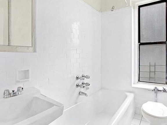 4th image of 263 Eastern Pkwy #5G