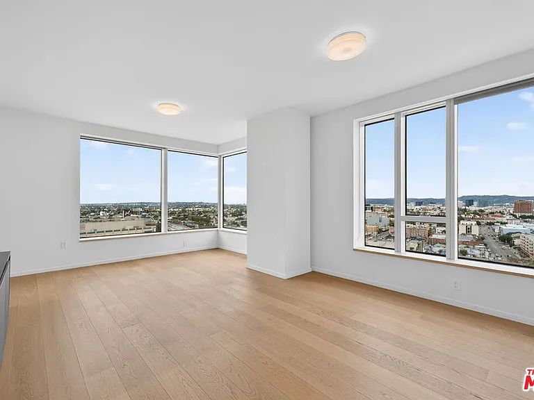 889 Francisco St #1806 — Photo 3