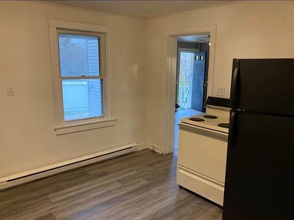 3rd image of 213 Mill St #1