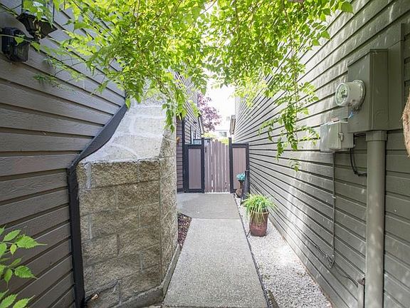 2nd image of 10831 Altona Pl