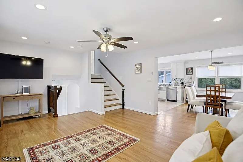 3 bed, 1.5 bath, $4,600 — Photo 4