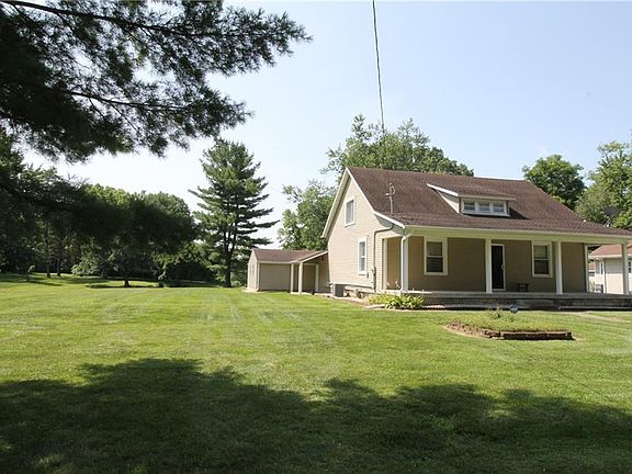 5th image of 1405 Lawrence Ave