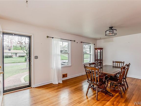 5th image of 50 Southmont Dr