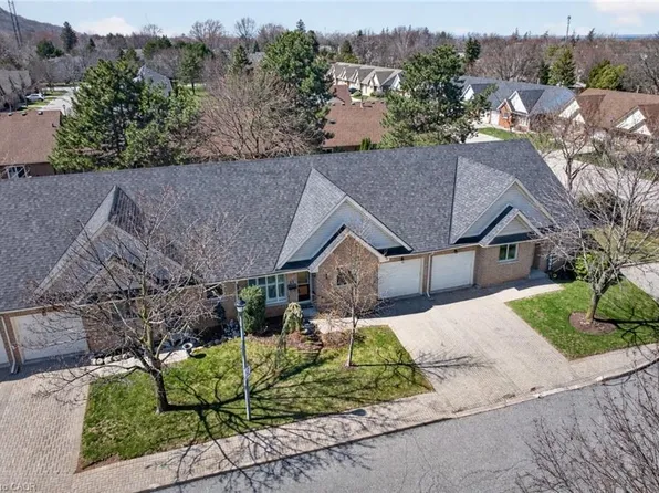165 Main St E #13, Grimsby, ON L3M 1P2