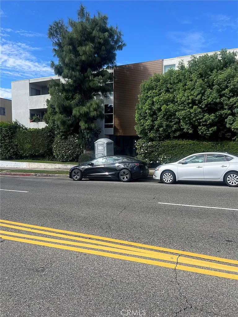 2 bed, 1136 sqft, $2,595 — Photo 1