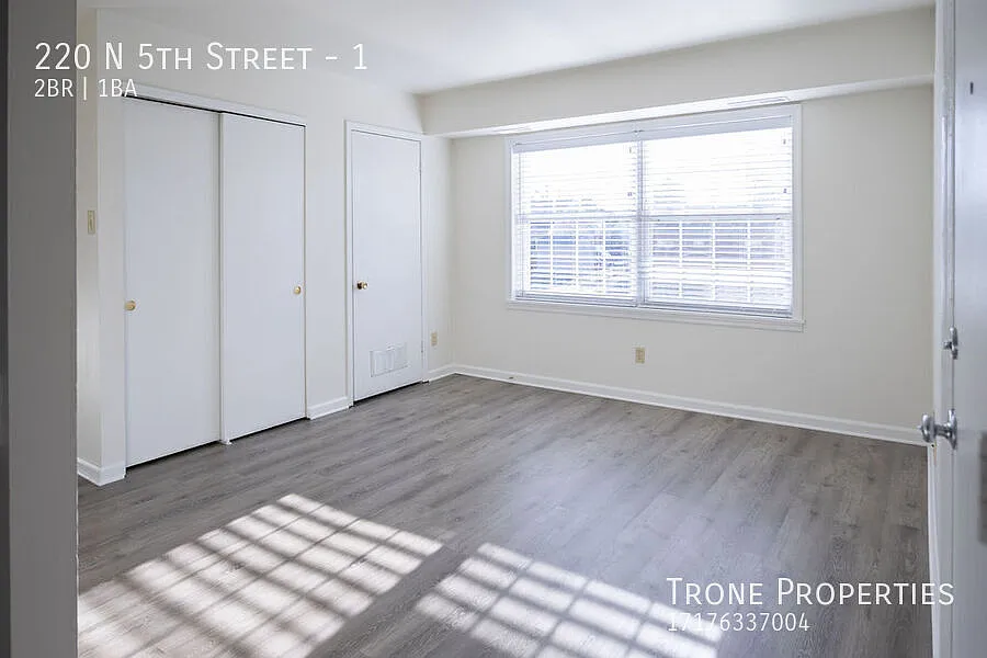 Building Photo - 1-220 N 5th St #1