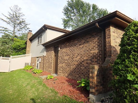 2nd image of 815 Bradoc St