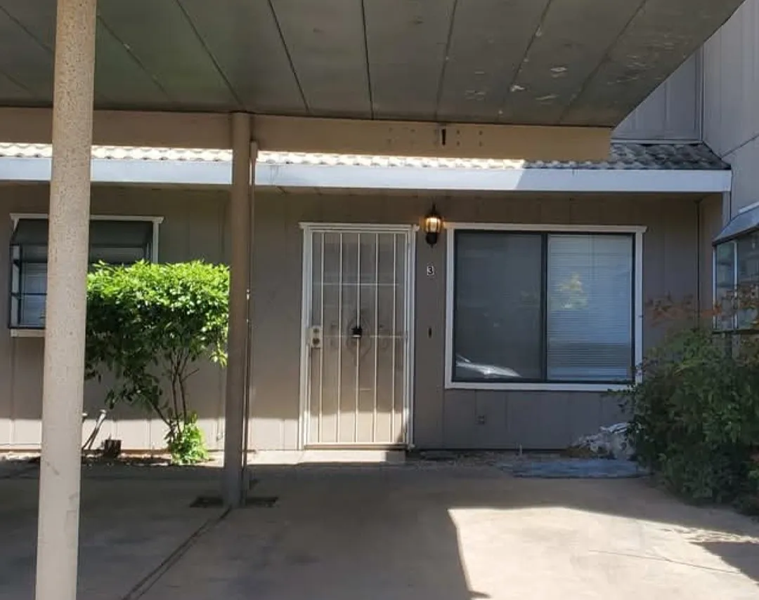 2 bed, 1.5 bath, 884 sqft, $1,450 — Photo 1