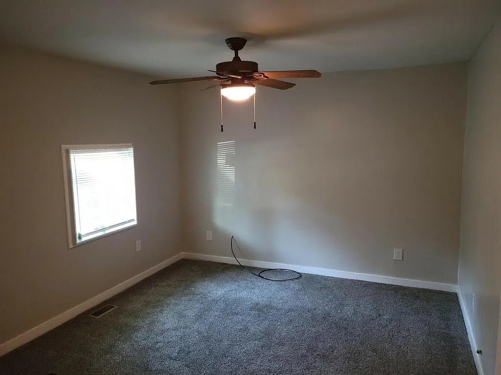 2 bed, 672 sqft, $725 — Photo 2