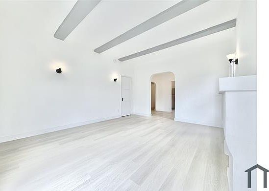 3rd image of 1123 W 64th St #1123