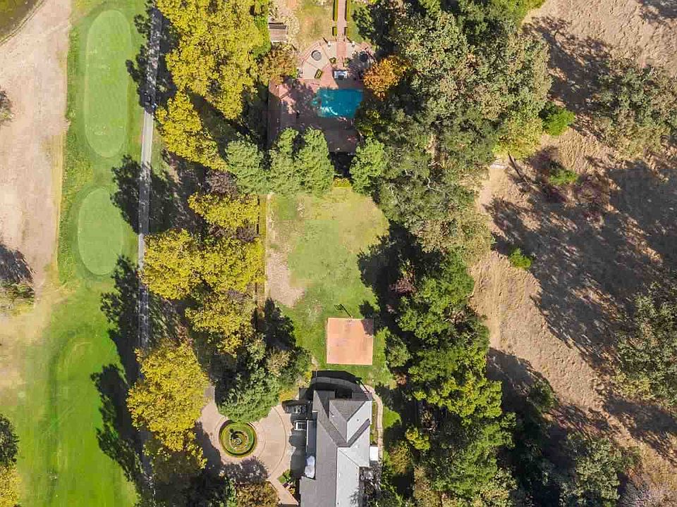 1st image of 121 Willow Creek Ln