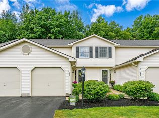 168 Courtshire Ln, Penfield, NY 14526