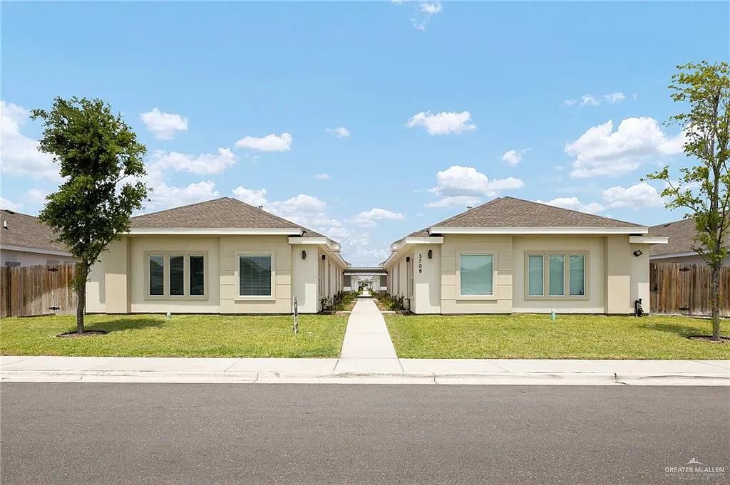 2 bed, 2.0 bath, 1026 sqft, $1,050 — Photo 1
