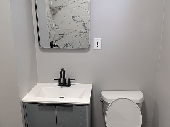 5th image of 331-333 Elmora Ave #1D