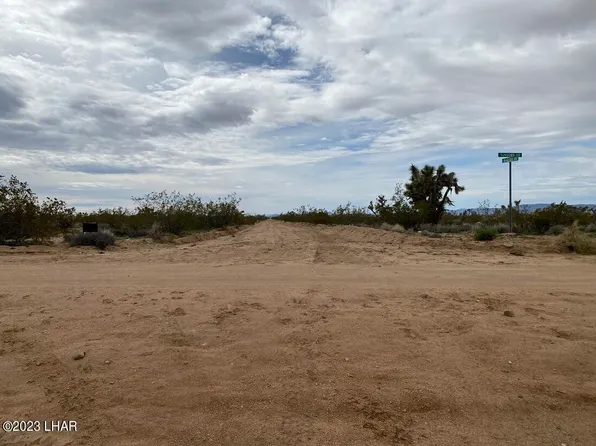 2593 Dead Eye Rd, Yucca, AZ 86438