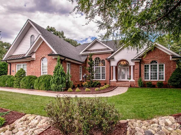 7535 Sedgebrook Dr E, Stanley, NC 28164