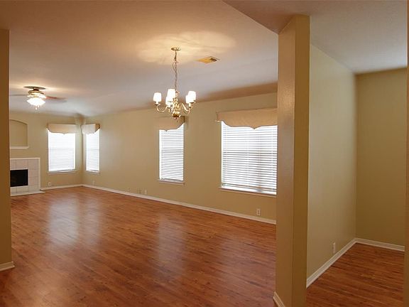 3rd image of 19923 Cypresswood Gln