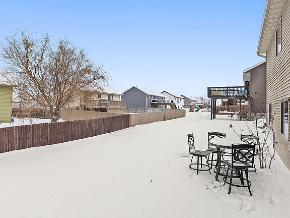 3rd image of 1201 Olivia St SE