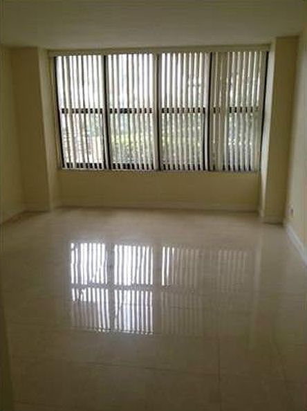 1st image of 2500 Parkview Dr APT 307C