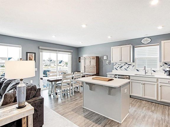 4th image of 570 Buchloe Dr